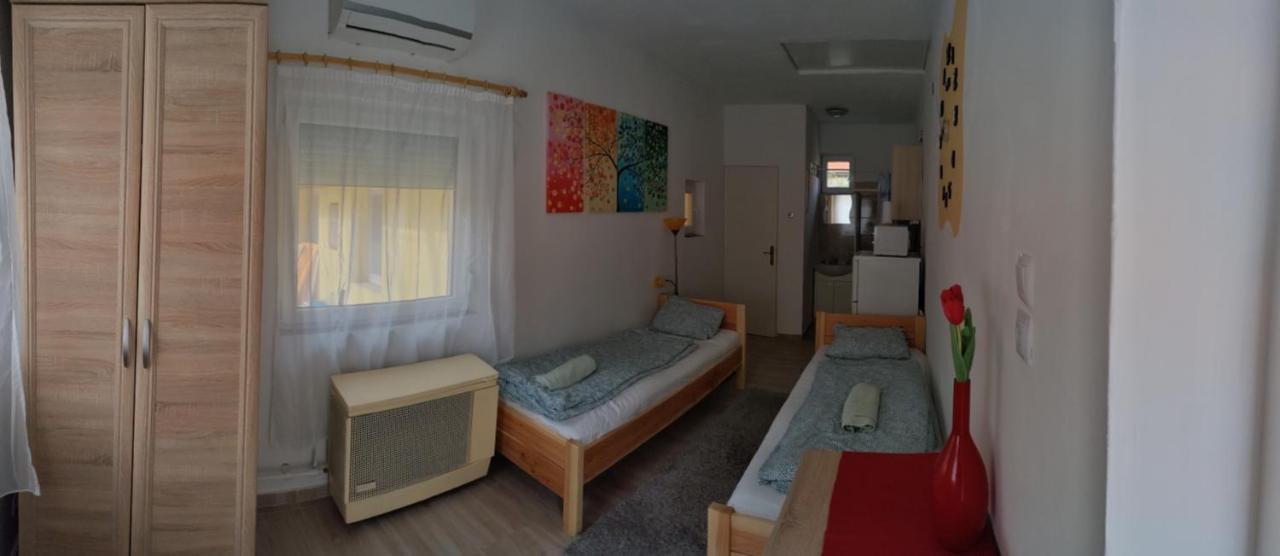 Napfeny Apartmanhaz Balatonberény Eksteriør billede