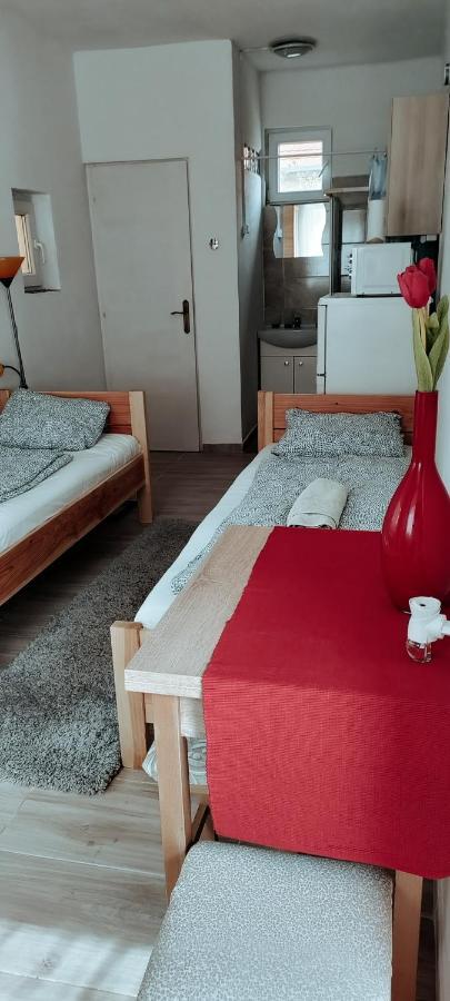 Napfeny Apartmanhaz Balatonberény Eksteriør billede