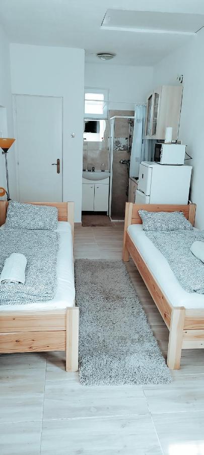 Napfeny Apartmanhaz Balatonberény Eksteriør billede