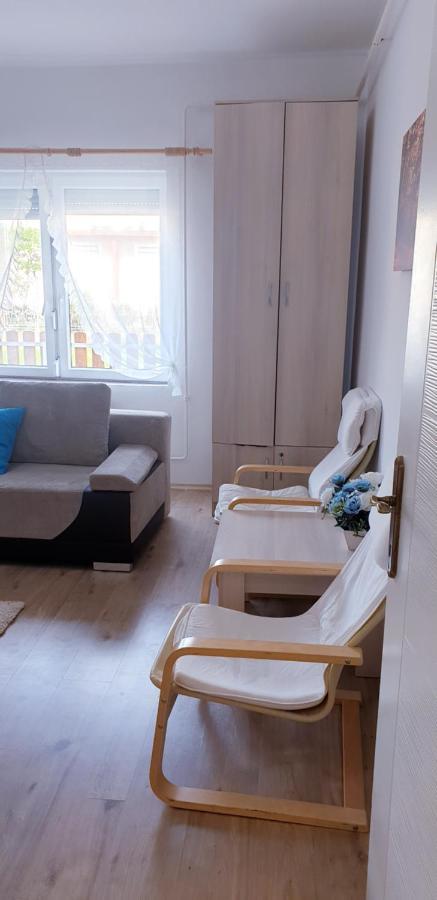 Napfeny Apartmanhaz Balatonberény Eksteriør billede