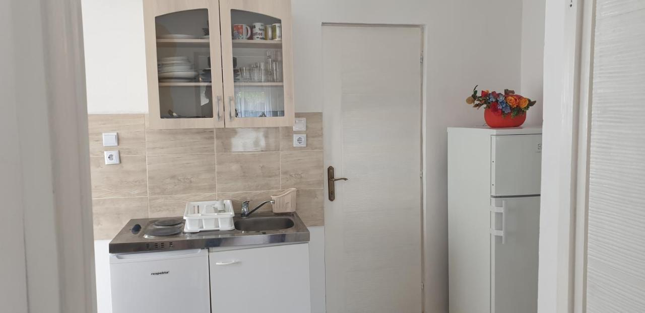Napfeny Apartmanhaz Balatonberény Eksteriør billede