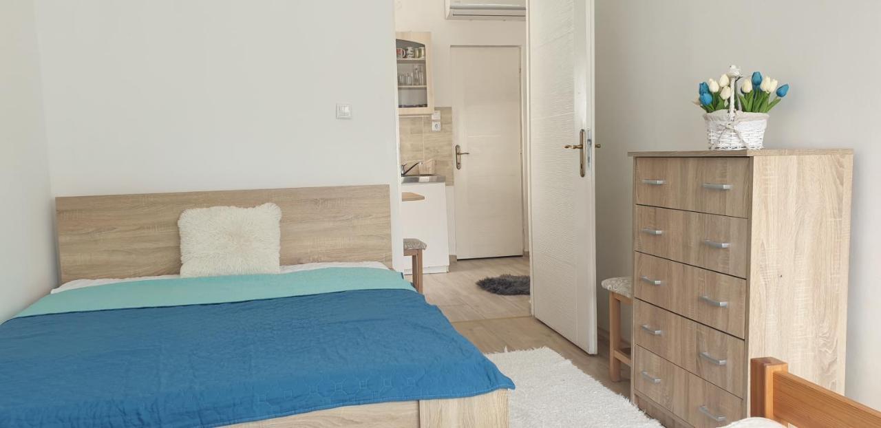Napfeny Apartmanhaz Balatonberény Eksteriør billede