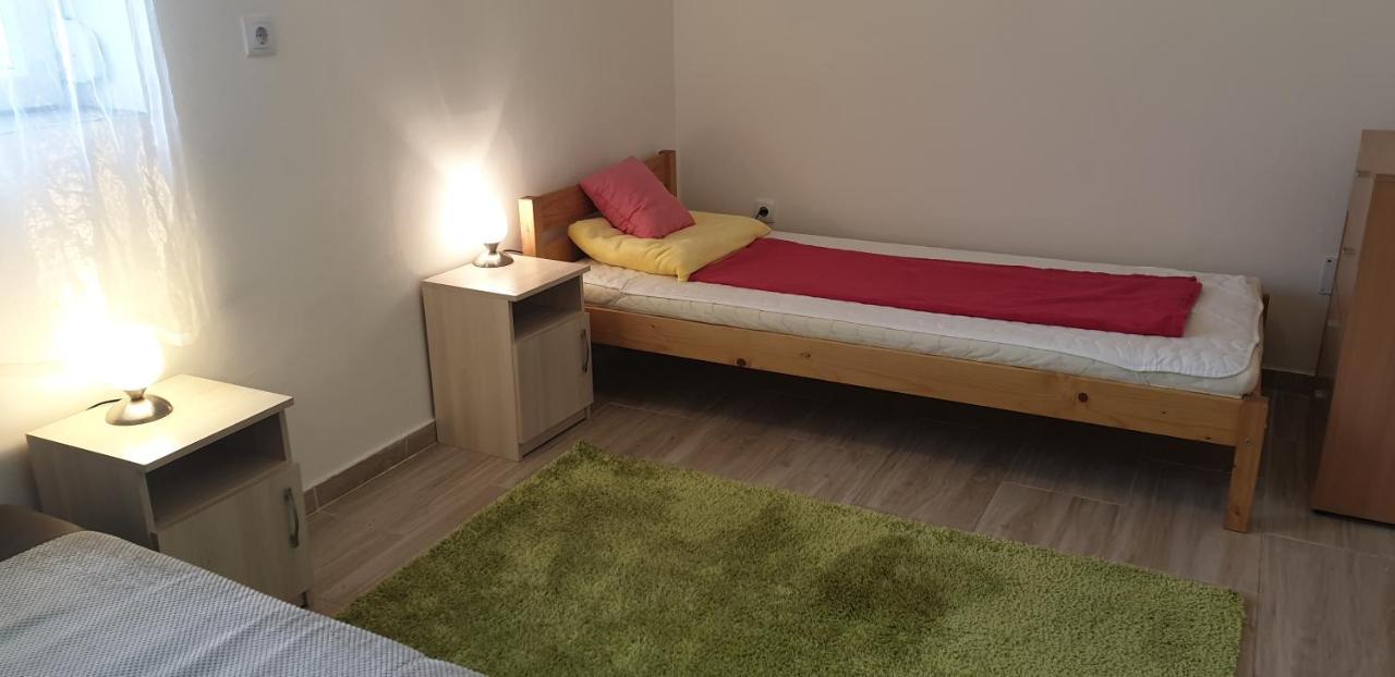 Napfeny Apartmanhaz Balatonberény Eksteriør billede