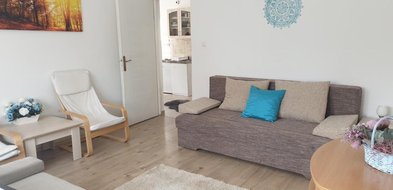 Napfeny Apartmanhaz Balatonberény Eksteriør billede